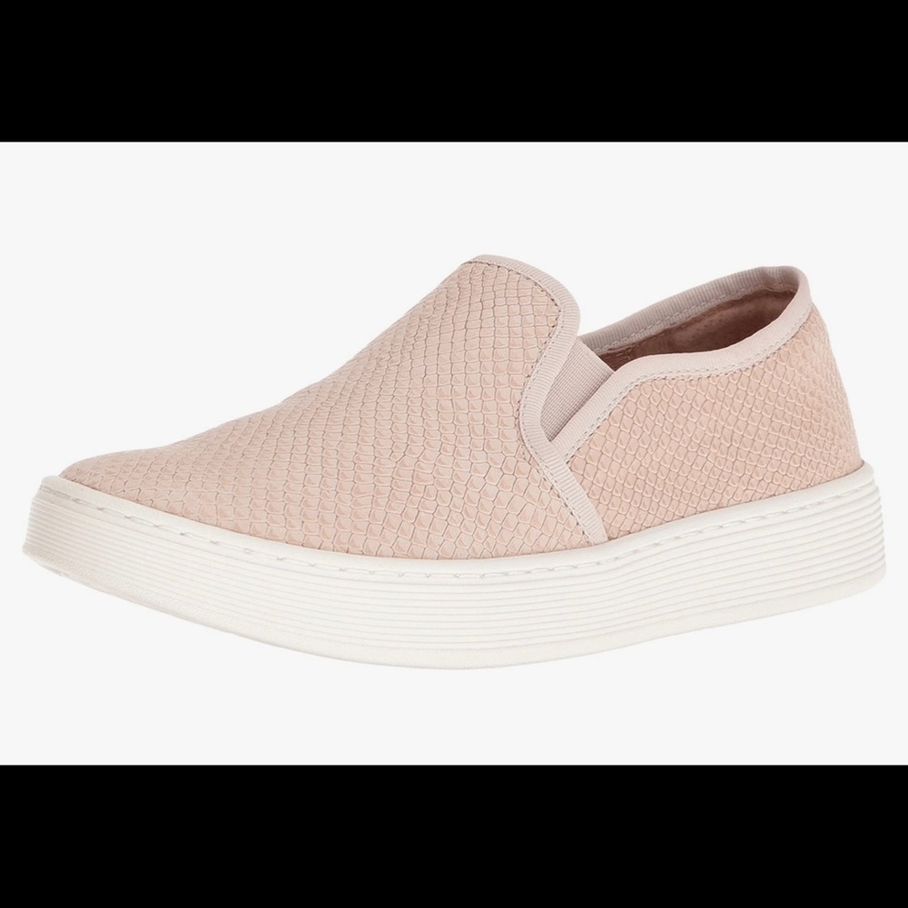 Women’s size 9.5 slip on tennis shoe